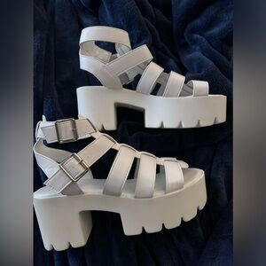 NEW White Leather Strappy Platform Gladiator Sandals Women’s Size 40 US 9